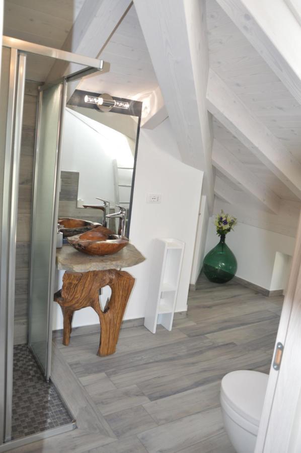 White Suite - Jacuzzi, Swimming Pool & Lake View Lezzeno Exterior foto